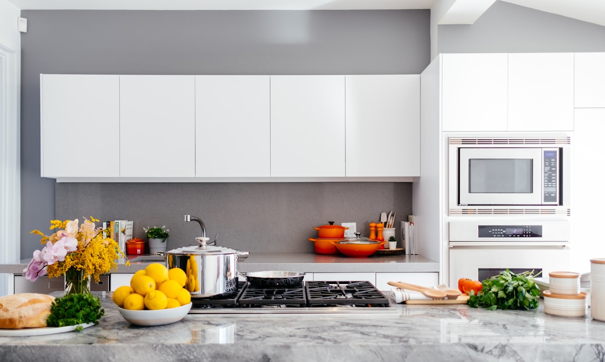 Cocina con torre de hornos